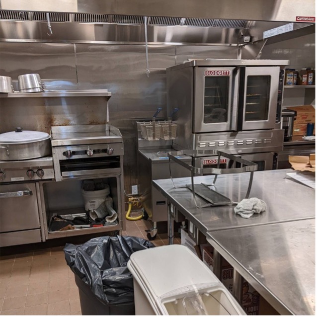 shared kitchen oven and stove set up at Stock Pot Malden